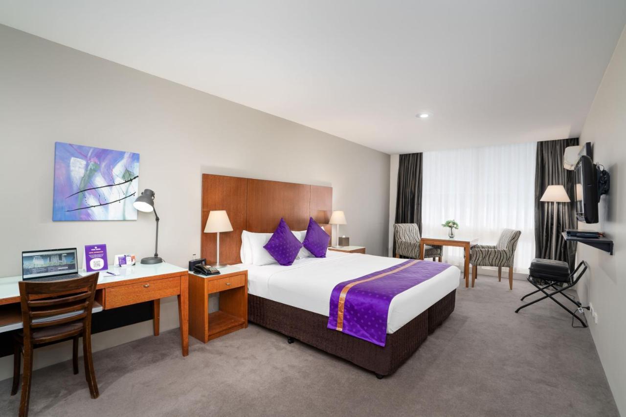 Park Regis Griffin Suites Melbourne Exterior photo